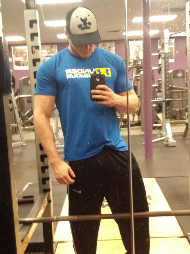 cjsuyak's tweet image. Christmas or not, gotta get it in! #LateNight #BackWork