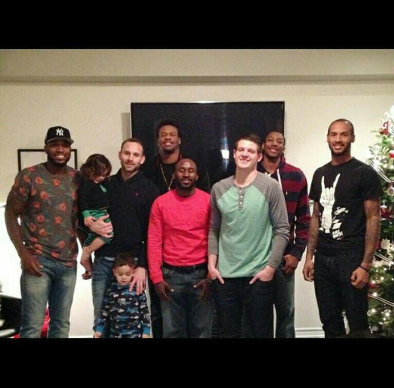 AceSportEnt's tweet image. Coach Kyle Julius @Juliushoops celebrating the holidays w/ members of the #Power - Merry #Christmas! #PWR #MyNorth