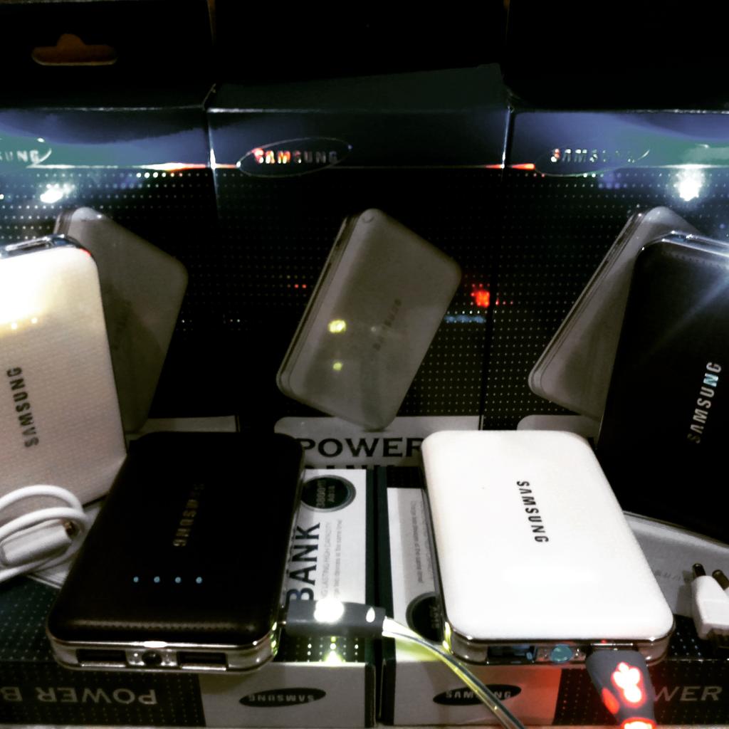 HanzMizu's tweet photo. PB Samsung 38000mah only 135(promo)@HanzMizu | 7C9C38DE Welcome reseller #pbmurah http://t.co/CByqd9GGse