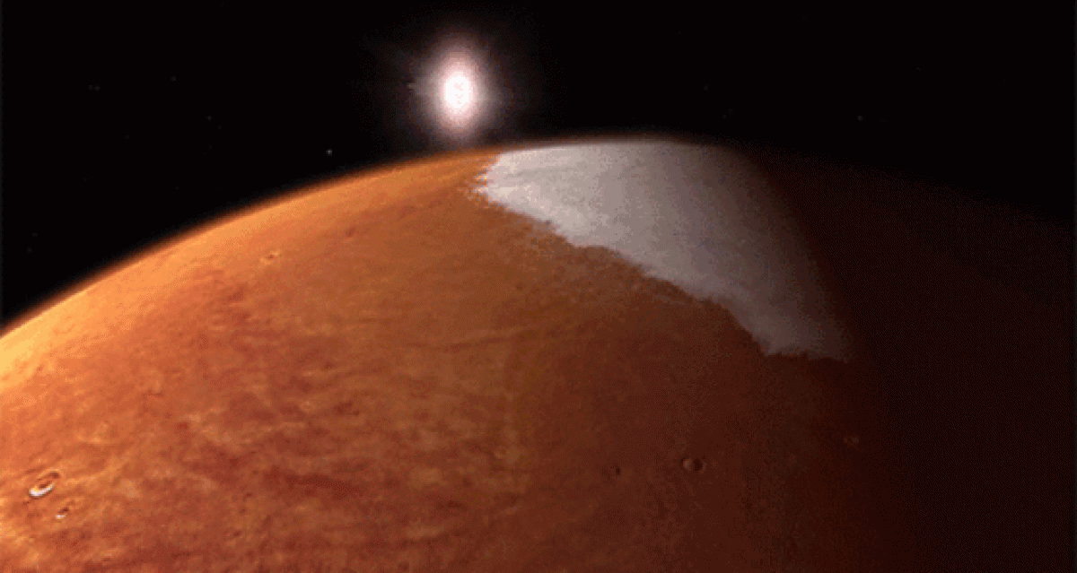 PopSci's tweet photo. Mathematician Edward Belbruno has come up with a new -- and cheaper -- way of getting to Mars http://t.co/ISnzZenkMI http://t.co/wDwpatoFBg