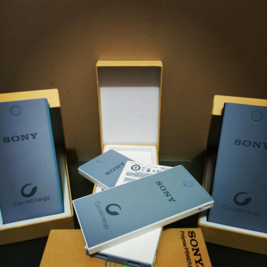 HanzMizu's tweet photo. PB SONY slim 25000mah polymer onlyl170k@HanzMizu/7C9C38DE WELCOME RESELLER#online#cariproduk #accessories #pbmurah http://t.co/OmCtzl0nGv