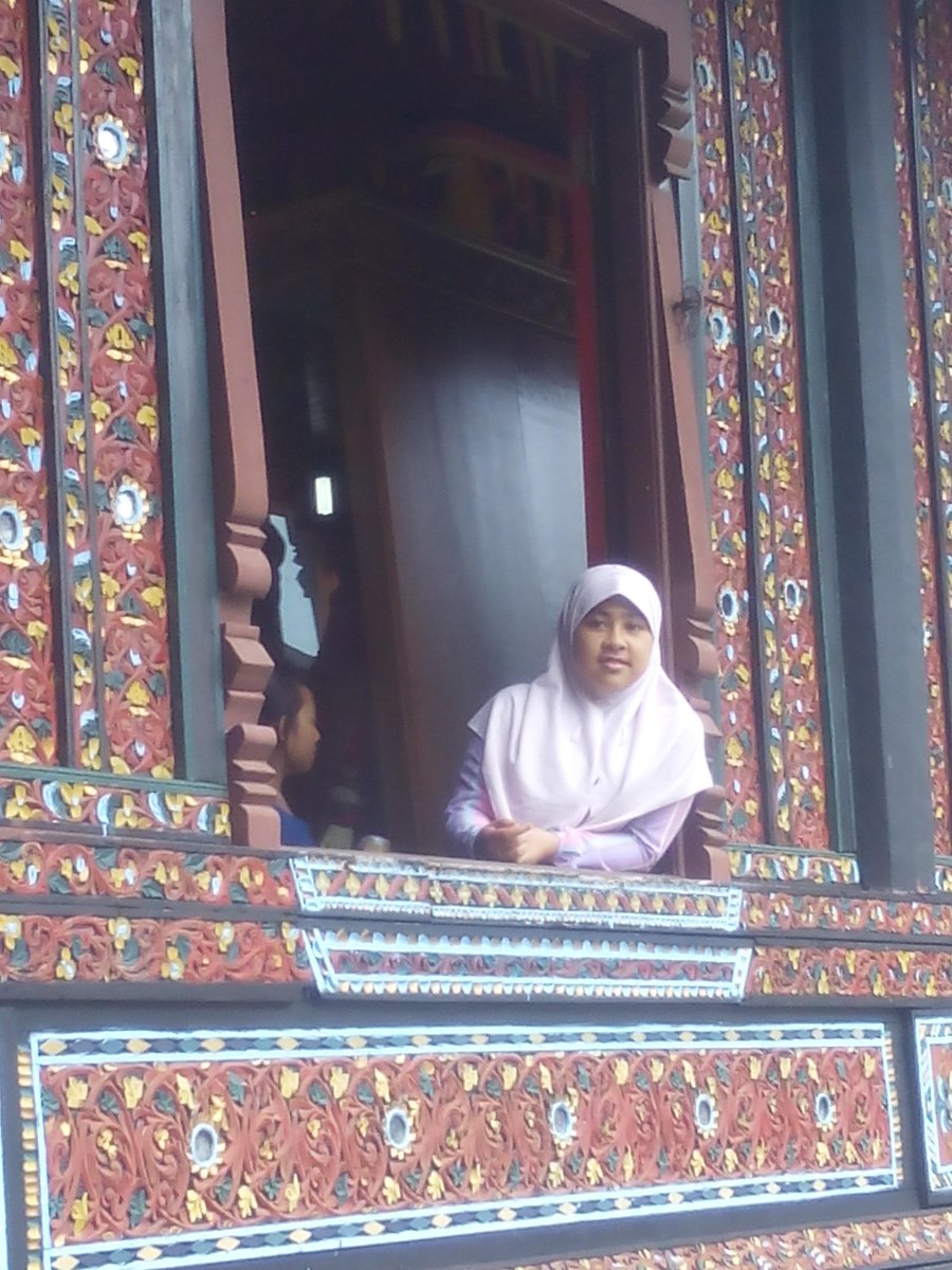 Abeleeza9's tweet photo. Aku sampe di padang lagi...:P
(Boong... Kan di TMII) http://t.co/8arfcq4PwY