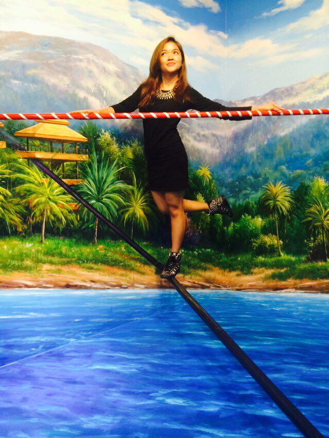 farisha_ishak's tweet photo. Balancing skills on point that day. #throwback HAPPY WEEKEND! #lastweekendof2014 #WHUT http://t.co/FRkcE5FV63