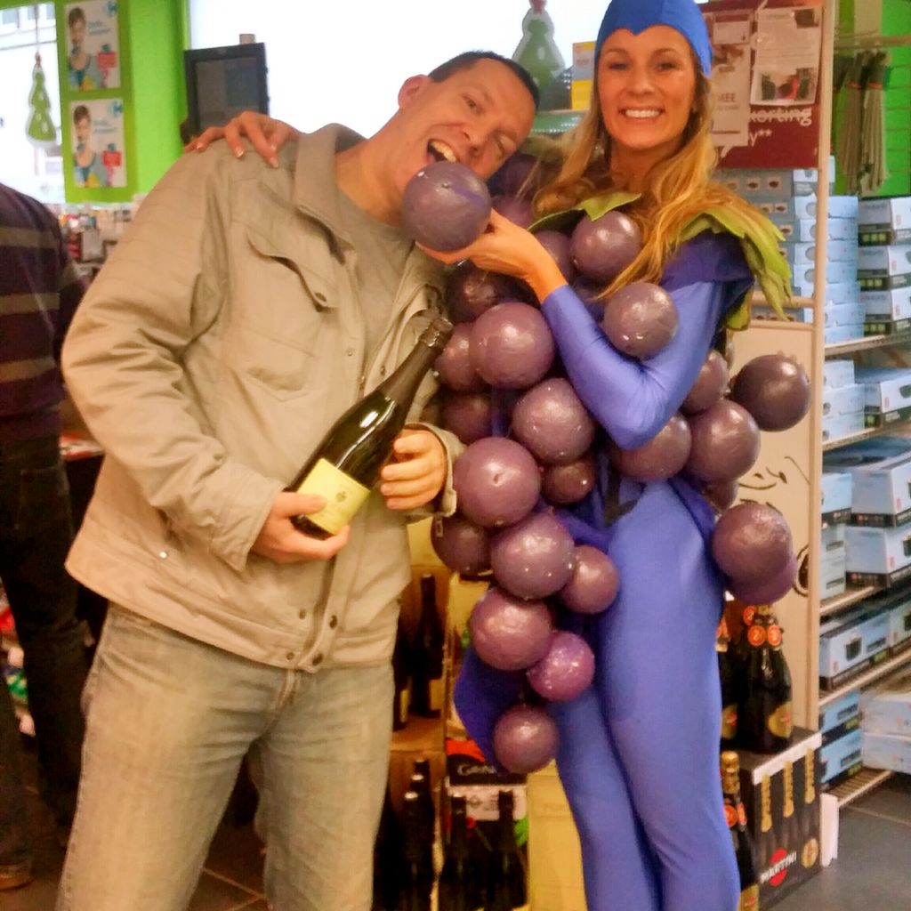 jokevandevelde1's tweet photo. Hier het filmpje #JokeDurft #WimO
Lachen is toegestaan ;-)
http://t.co/eALSJ29da6 http://t.co/k8y98R5F9y