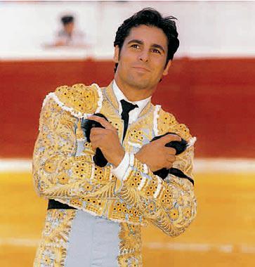 REAPARICIÓN- Paquirri: "Estoy muy contento. Vuelvo con mucha ilusión y responsabilidad" cultoro.com/Noticias/33797…