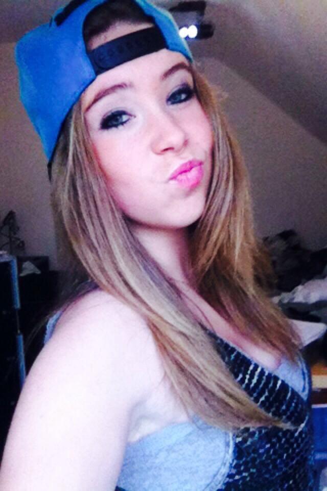 parcivalZ's tweet photo. Follow me je rend !!! Venez parler ennuie :( http://t.co/H2xk95xCPs