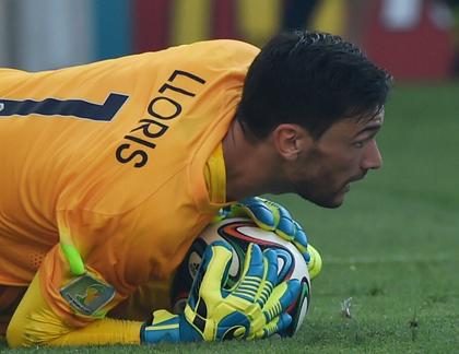 Equipe De France A Twitter Joyeux Anniversaire A Hugo Lloris Le Gardien De But Et Capitaine Des Bleus Fete Aujourd Hui Ses 28 Ans Http T Co Kjmuq3nhum
