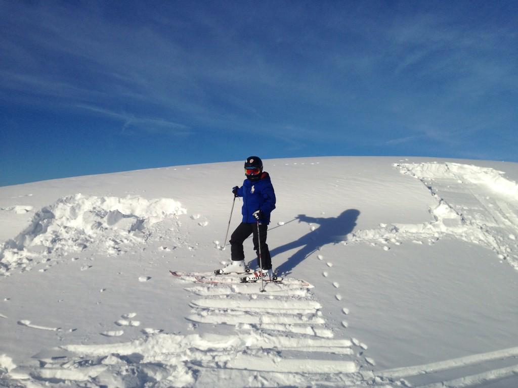 ADelperier's tweet image. Dernier jour à @Avoriaz1800 ! Encore merci @pierrevacances_ ! Top neige et ciel bleu !