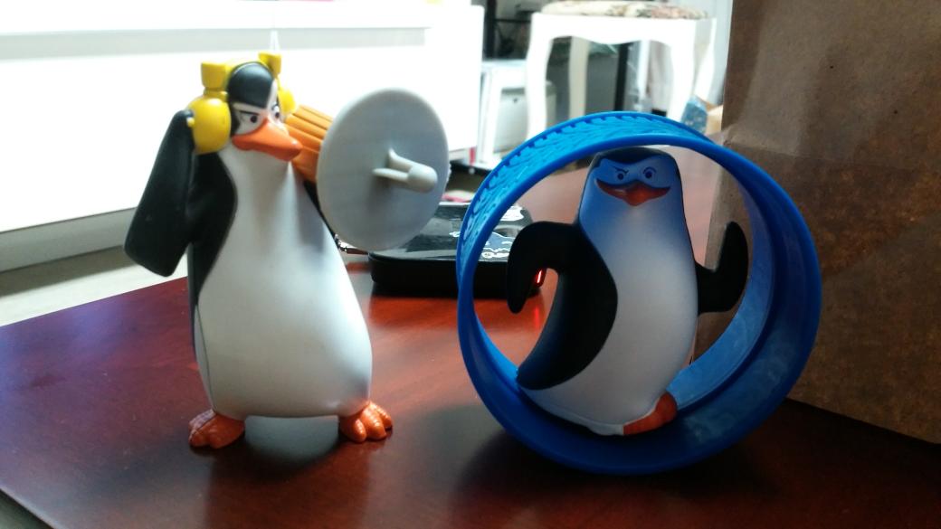 맥도날드에서 [마다가스카의 펭귄]해피밀이 판매 중입니다! 2번 6번 7번 8번은 1월 16일부터 판매될 예정입니다.Translate post