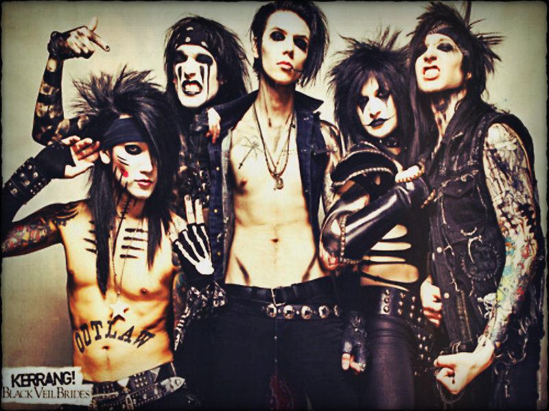RudEmma's tweet photo. You tht moment that you feel like you've gone to far😻 Srry bvb but #had to#in love.so exited for the concert http://t.co/k5qPzBebjm