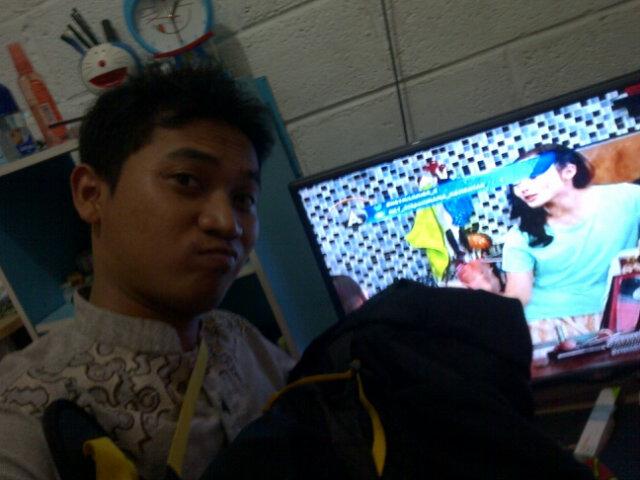 Kehujanan &amp; basah kuyup tapi tdk mnyurutkan niatku tuk nonton Tetangga Masa Gitu <a href="/netmediatama/">Netmedia</a> #NETMiliuner_2 clue A