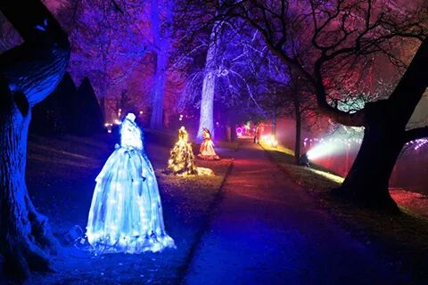 #Uitstapje voor hele gezin: <a href="/WarmWinterLicht/">Warm Winter Licht</a> 26 tm 29 dec 17-21 uur in tuin Middachten.  Voordelige gezinskaarten.