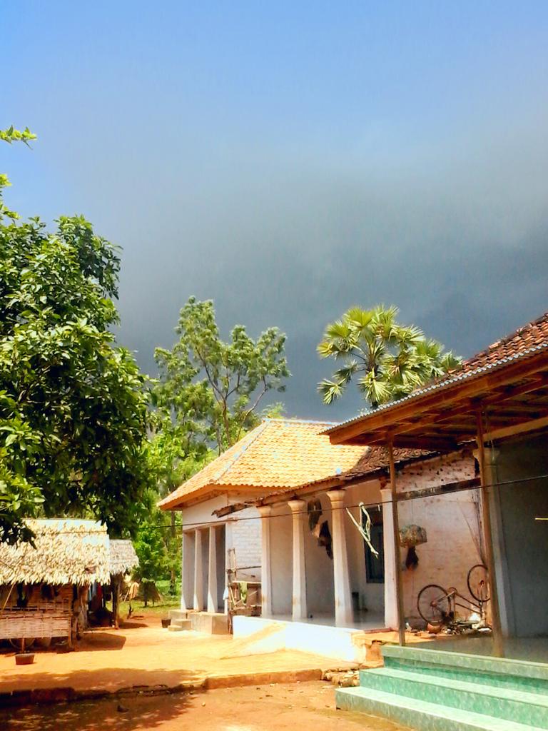 Lagi mendung, sepertinya mau hujan...