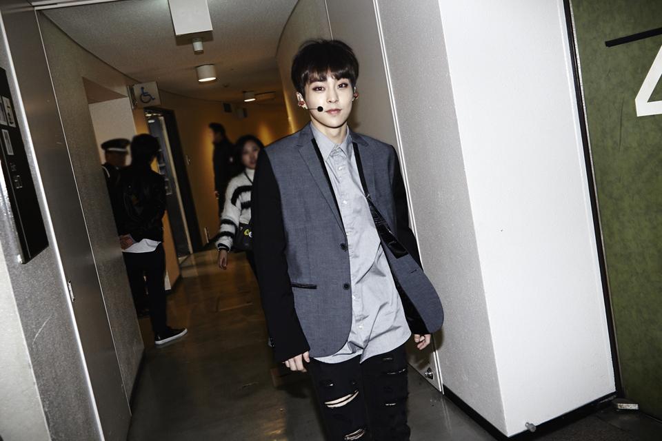 Hztttao_Z_Tao's tweet photo. [OFFICIAL] EXO FROM. EXOPLANET  - THE LOST PLANET - in OSAKA 

CR: #EXOSEOUL http://t.co/VPijsSuZ1x