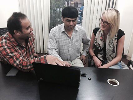 SakaTheMovie's tweet photo. #JagmeetSamundri explaining to #SukhbirSandhar(producer) &amp; #Julia (actor) a lighter scene of the movie.. http://t.co/7HJWMmC7AD