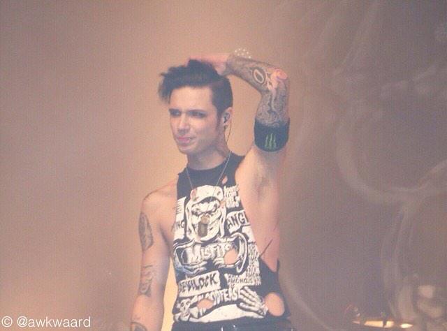 Happy 24th birthday to the awesomest person in the world, Andy Biersack  I love you       