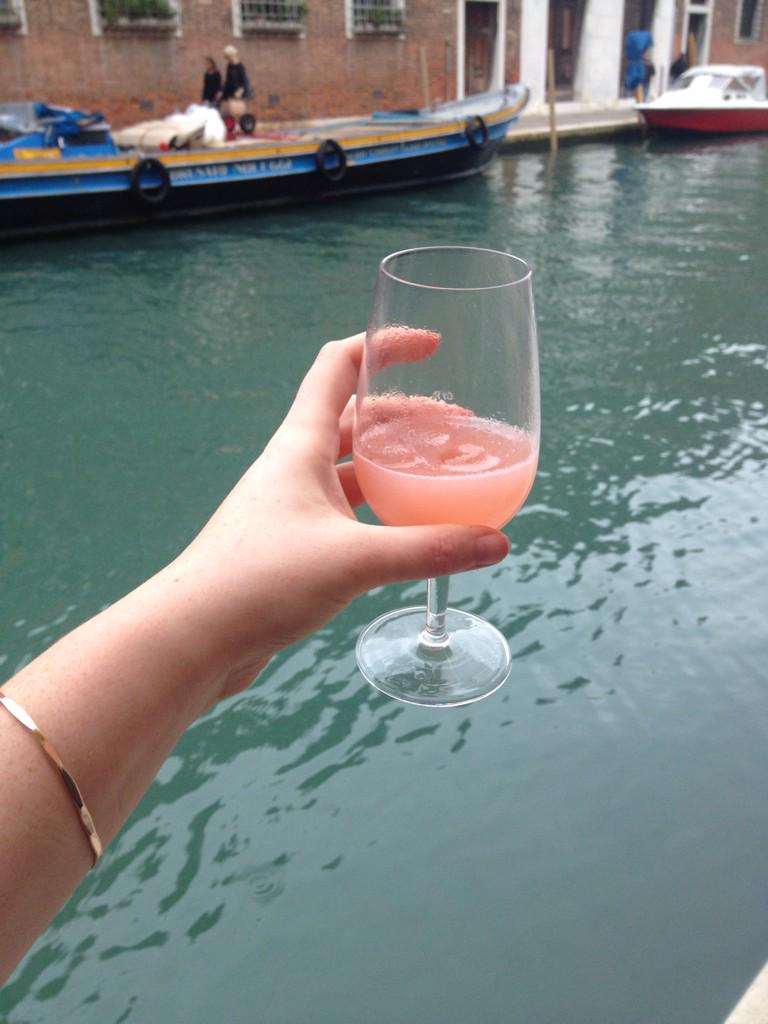FT_____'s tweet photo. @_escht give me the 100! This sums up my 2014...with a bit of work throw in .. http://t.co/rRo5UxaII5