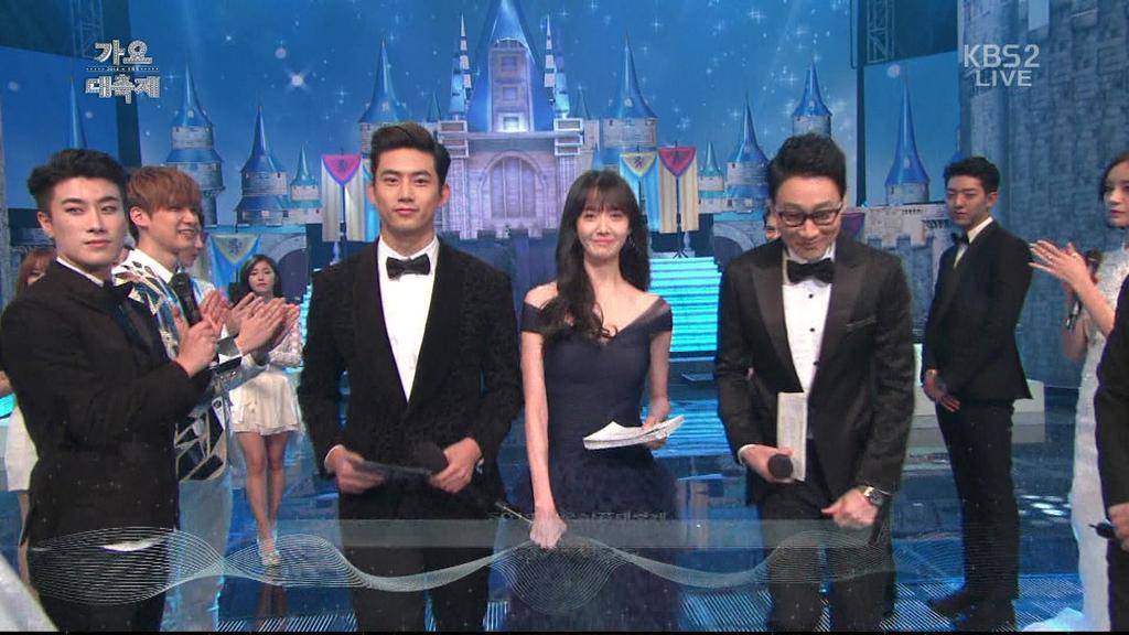 imyoonasi's tweet photo. “Yoona_Indonesia: The MCs😊😊 pretty yoong http://t.co/WsvnX2VDkd”