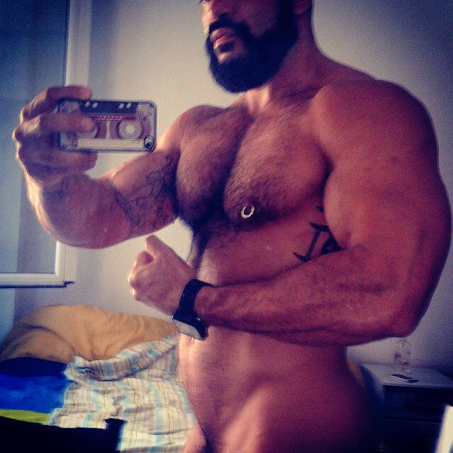 hairy_addict's tweet photo. @RoganRichards 😛😛😛
#oversexybeast
#ultimatehotness http://t.co/B8KHZQQQS5