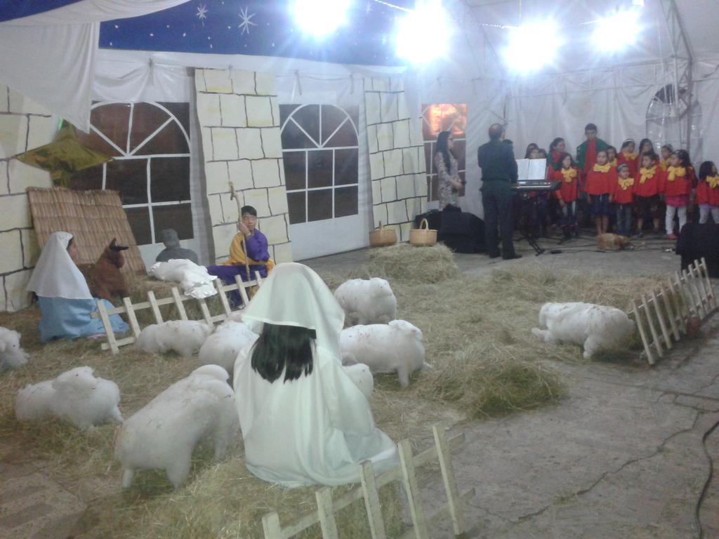 SecGobGacheta's tweet photo. Pesebre en vivo , coro infantil e iluminación, en Gachetá, gestión de la Alcaldesa Municipal. http://t.co/wo4GMQjWyC