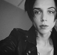 Happy birthday Andy Biersack!! Thank you for helping a lot of people with music 