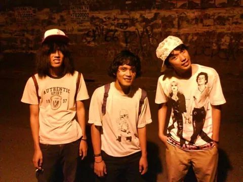 <a href="/NeviaraAldriant/">Alvaro Javier</a> ada pin gak lu tau nomer lu dah dmim ga