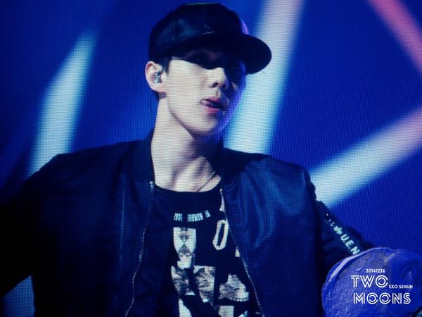 dididiayep's tweet photo. ทั้งบ่าทั้งคอ ........... โอ้ยยอมใจเลยยอมเลย http://t.co/dgXBYta0Cc