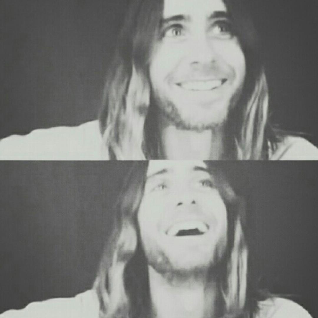 Amo quei momenti in cui è dolce come un tenero muffin ai mirtilli :3  Happy Birthday Jared Leto 