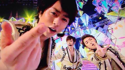 fmsks_sz's tweet photo. 櫻井からファンサをもらうには、

すごいうちわ作るのでもなく
着飾ったりコスするのでもなく

テレビの前で正座しとけばいいんだ http://t.co/mfLLhS7Hep