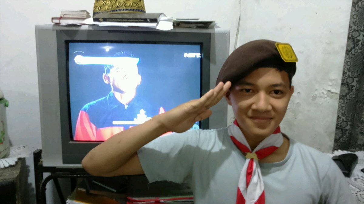 RezaRinaldy25's tweet photo. udah kaya petugar belum nih? Hehe :D Cluenya DE....!! @netmediatama #NETMiliuner_4 http://t.co/nMWMwGlY3e