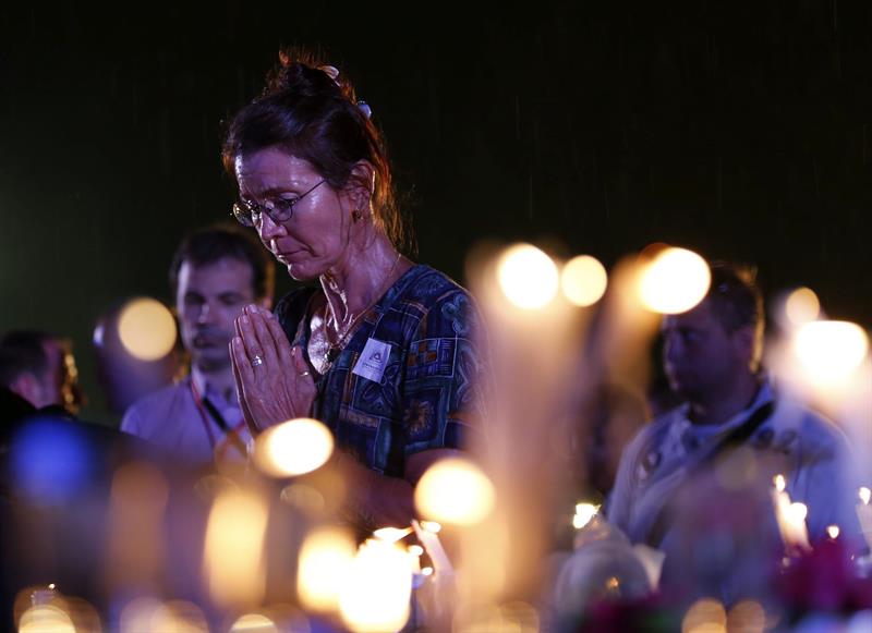 nmasforo's tweet photo. Recuerdan en #Tailandia a las 8.200 personas que murieron por el #tsunami2004 http://t.co/xHIrIVbJy3