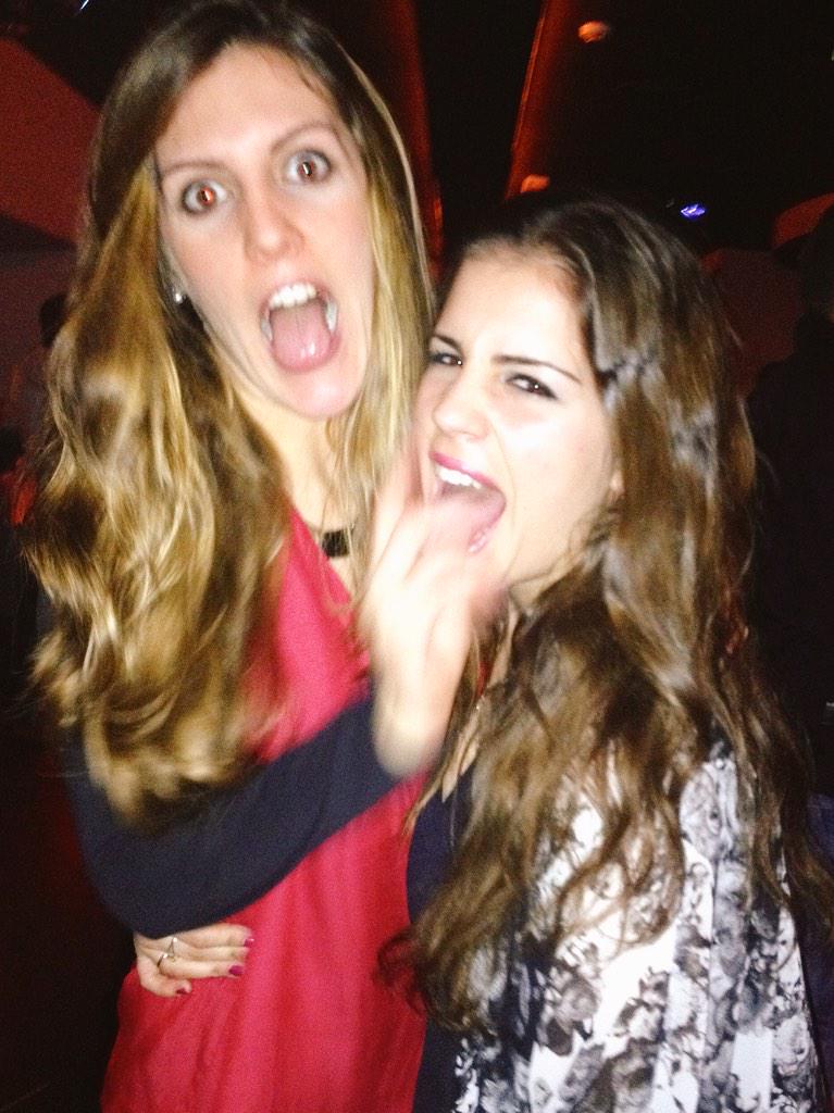 MaguiLope's tweet photo. Happy birthday to you, rubia!! Hoy volvemos a celebrarlo como se merece: a lo grande!! 💃👏😉 @Charopgi http://t.co/sq46W4zgJP
