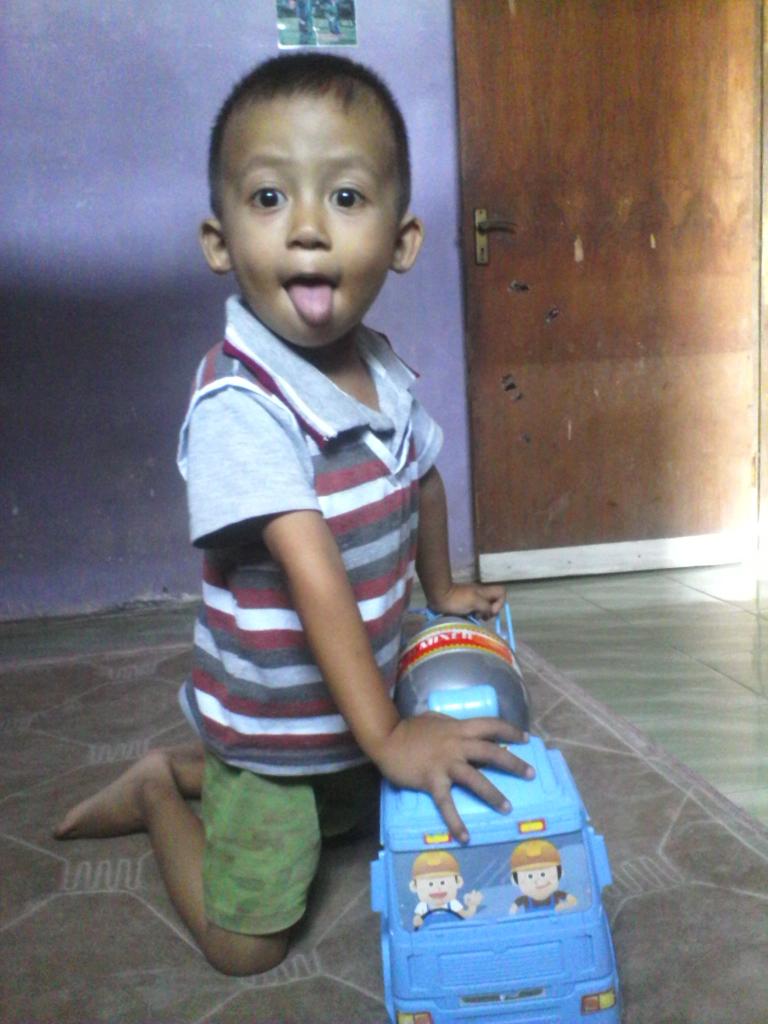 uben_2000's tweet image. Hehe....tvnya rusak lg di bengkel....the comment too dah... #thecomment_net