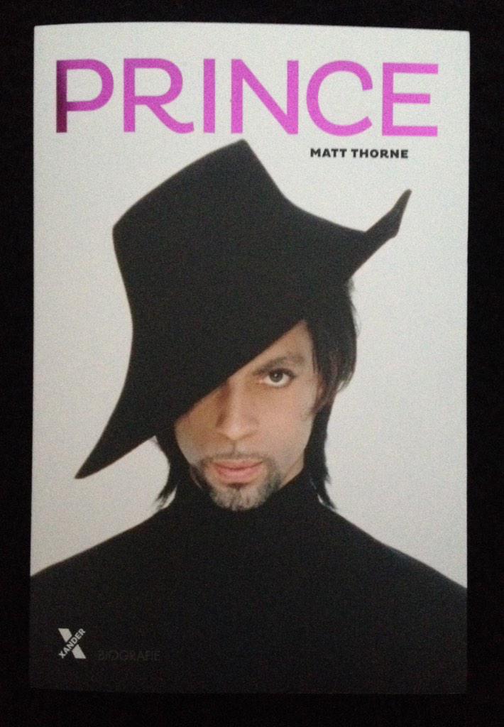 PascalBesselink's tweet photo. @Mishell1972 Check! #boxingday #Prince #biography #dutchversion #MattThorne #gift http://t.co/B6MBFgDKF2