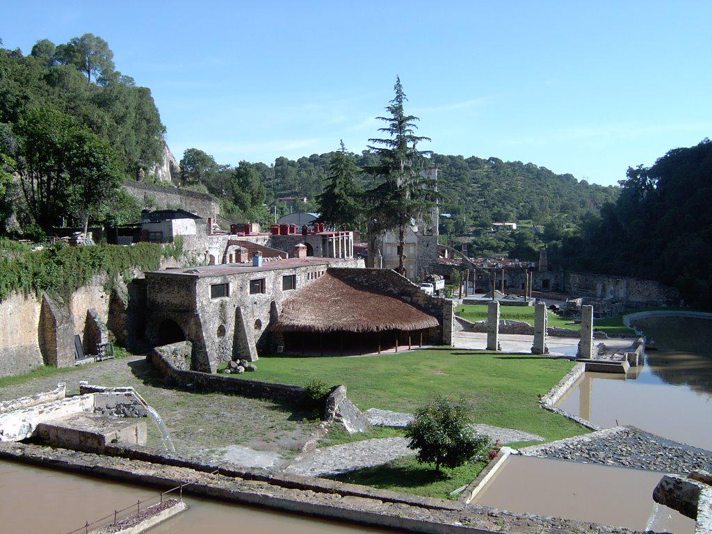 ElCastorViajes's tweet photo. Custodiada por los prismas basálticos surge Santa María Regla en @HidalgoTravelMX http://t.co/VqTpRDr04r http://t.co/v5AwUzzZpo