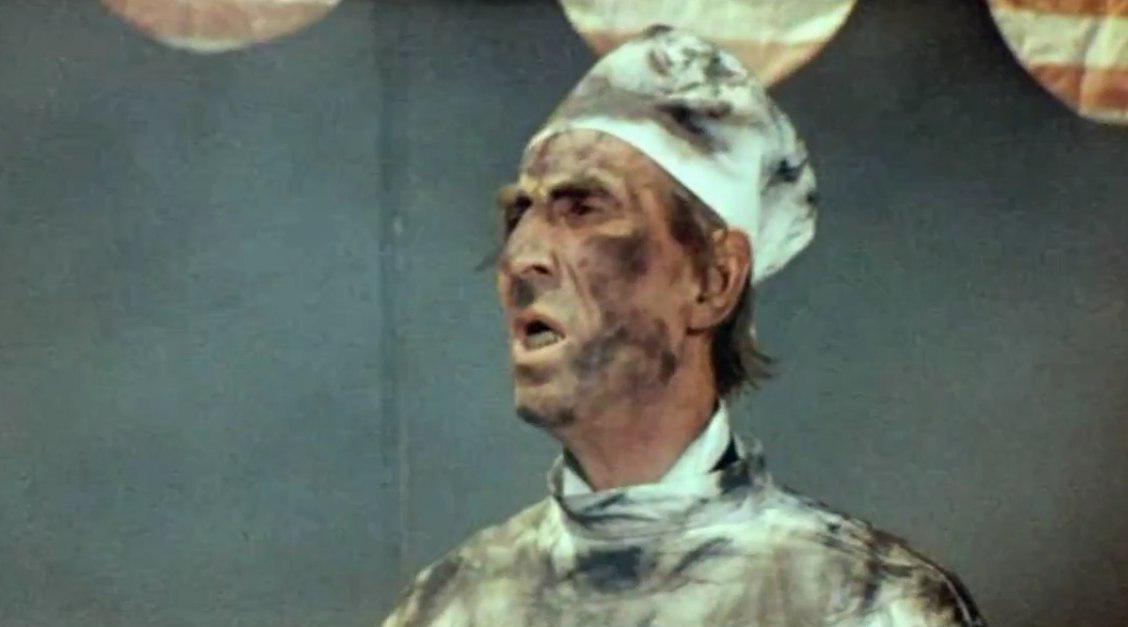 Мало много неуловимые мстители. Аптекарь новые приключения неуловимые. Аптекарь в неуловимых. Мало мало много неуловимые. Мало мало много неуловимые.