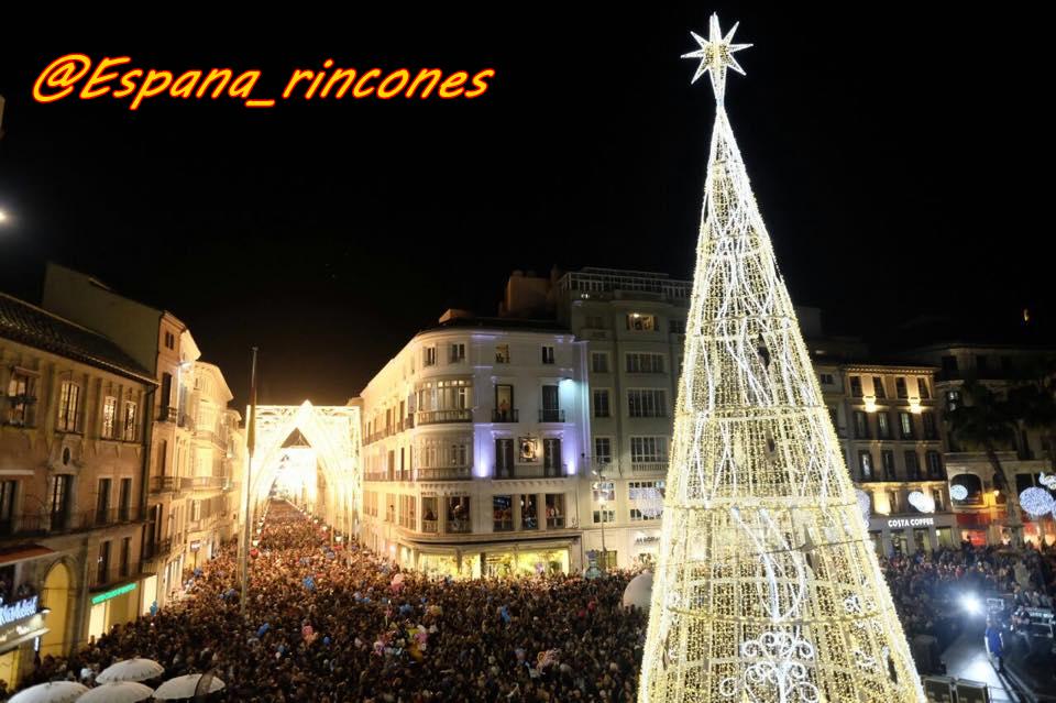 Espana_rincones's tweet photo. Preciosa Málaga en Navidad... http://t.co/LYuSjMFZWY