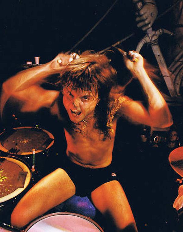 Happy Birthday to Metallica drummer Lars Ulrich. He turns 51 today.  