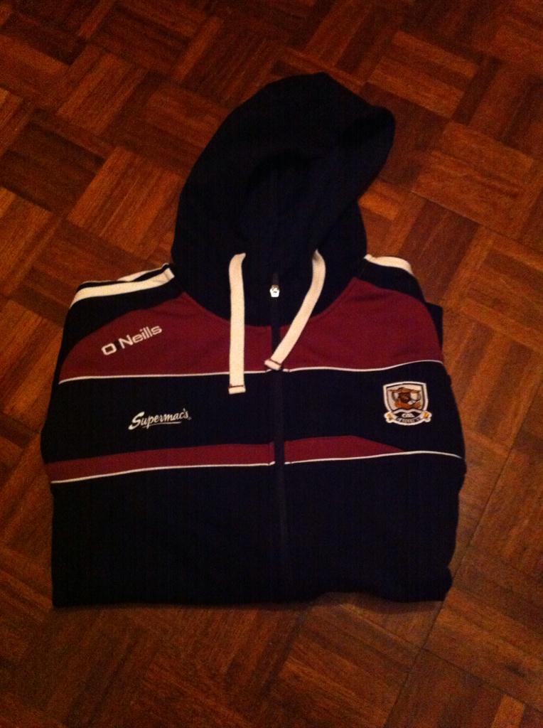 One of the presents that I got for Christmas. #GAAchristmas #Galway #Hoodie #ThanksMam&Dad 👍🎅🎄🎁