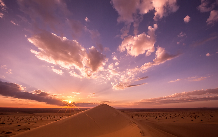 NatuArab's tweet photo. #الوثائقية
صحراء النفود الكبير
صحراء واسعة في السعودية
وأحد أقاليم نجد المشهورة في مناظرها الخلابة وبرمالها الذهبية
' http://t.co/5plwyvoRTX