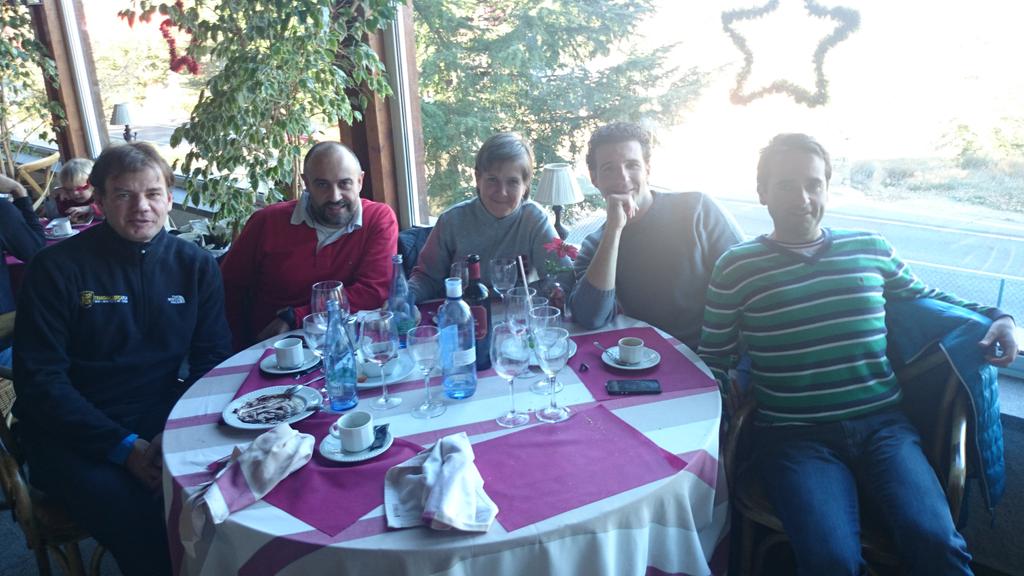 moxigeno's tweet photo. Comida a gusto hoy con el equipo @toptrailonline. Ya visteis su tienda #trailrunningesp online ? Toptrail.es http://t.co/9AL0xyvitm