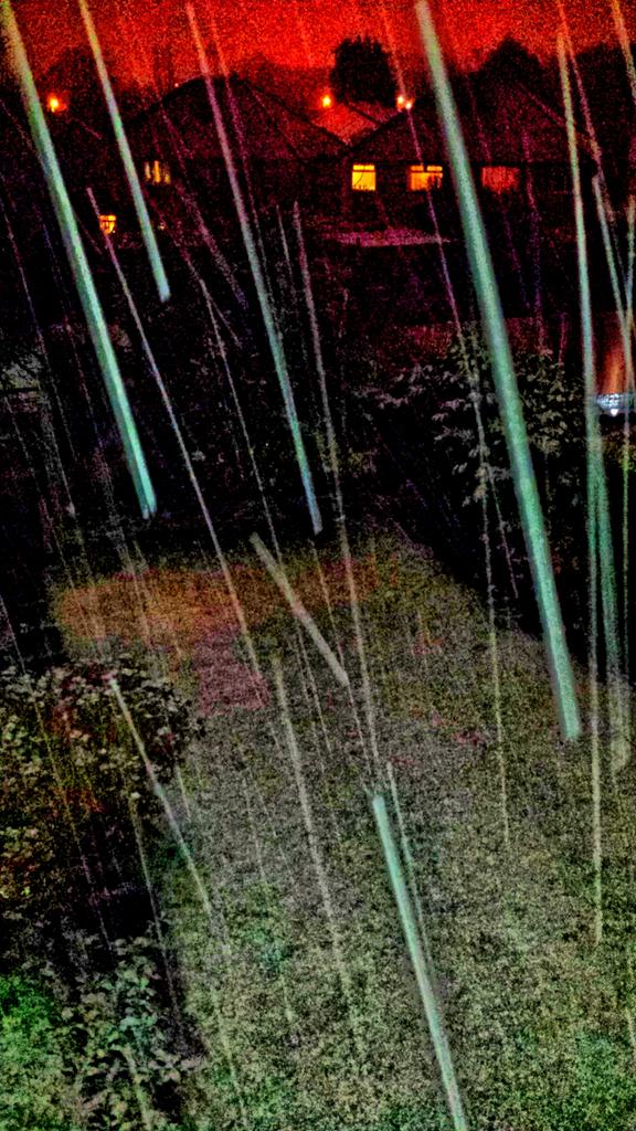 MaryECostello's tweet photo. Snow in motion. Keep warm all! #PAD2014 #project365 #359/365 http://t.co/rLk55Bkl2k