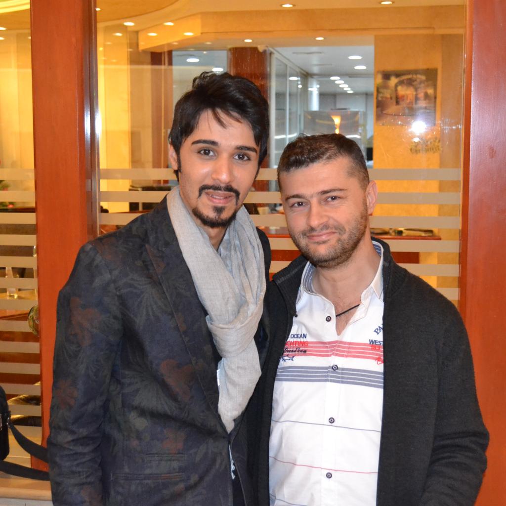 cheri3elfan's tweet photo. @AbdlSalam_Zayed صورة حصرية لموقع شارع الفن مع نجم ستار اكاديمي عبد السلام زايد http://t.co/3xlOPZVezk