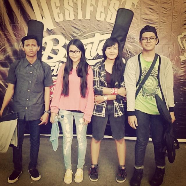 Mypartremember's tweet photo. @kauyung @dh_firman @SyifaSO @diezconcept @aldacahya  @bantenClothing http://t.co/B6NtG4A4sq