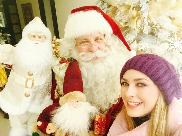 aracelyarambula's tweet photo. ✨🎄🎅✨🎈🏃🏃💝📝💌✨❤️✨😘✨🙏✨ http://t.co/PLqQZACapU