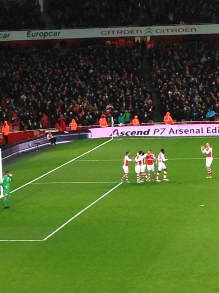MassimoIenca's tweet photo. #Live From #Emirates #Stadium in #London #Arsenal vs #QueensParkRangers... Che stadio !! π¬π§β½οΈ #AFCvsQPR Il #BoxingDay http://t.co/k7OOJiKXiV