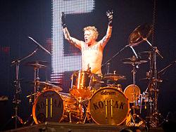 Hoy esta cumpliendo 52 años James Kottak batería de ¡Happy Birthday! 