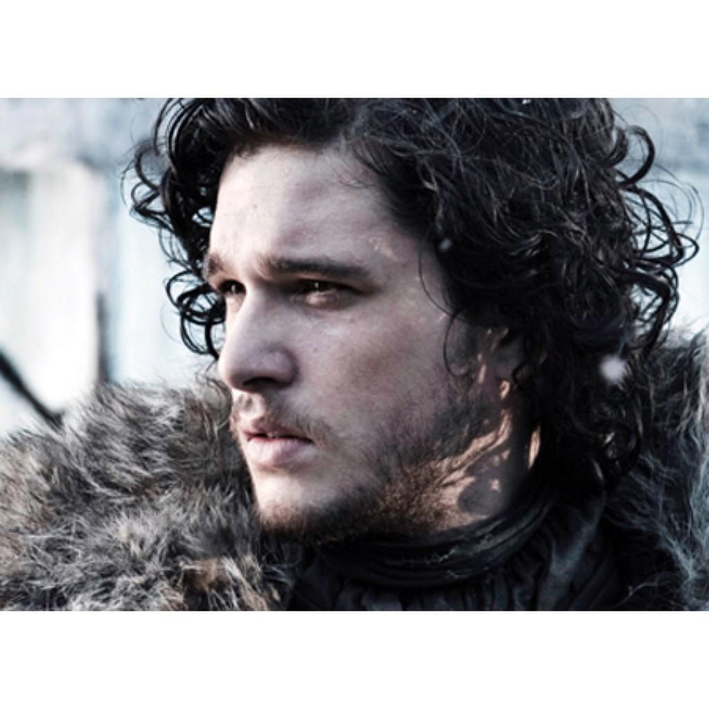 Happy birthday to Kit Harington aka Jon Snow.. Please don\t die this season 