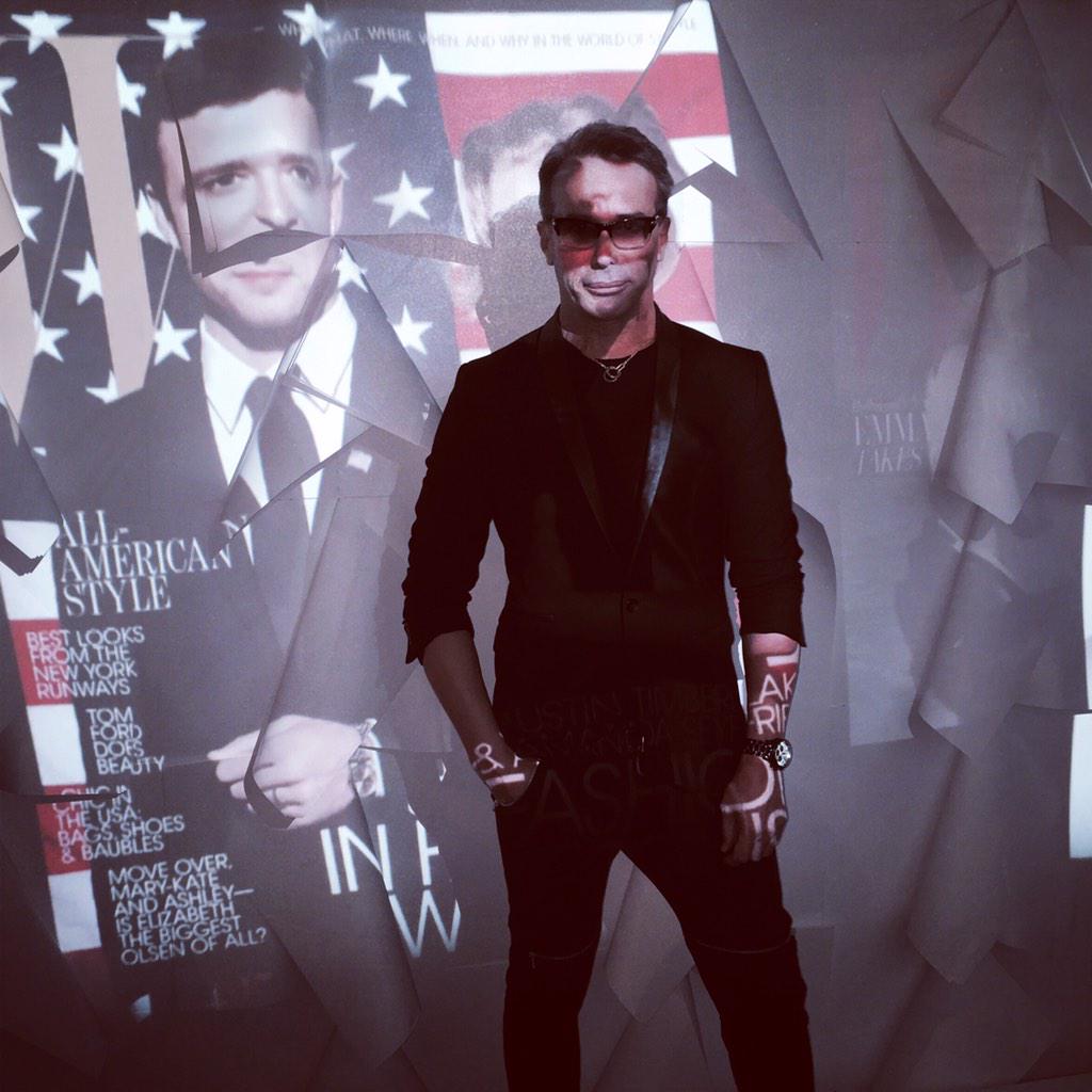 LloydKlein's tweet photo. #WMagazine #LloydKlein #MileyCyrus @PageSix @TMZ @ELLEmagazine @voguemagazine @harpersbazaarus @eonline #SoCool http://t.co/IZx3OeUVOi