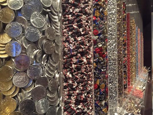 geoffkeighley's tweet photo. I want candy. http://t.co/Qad1BCmmIz